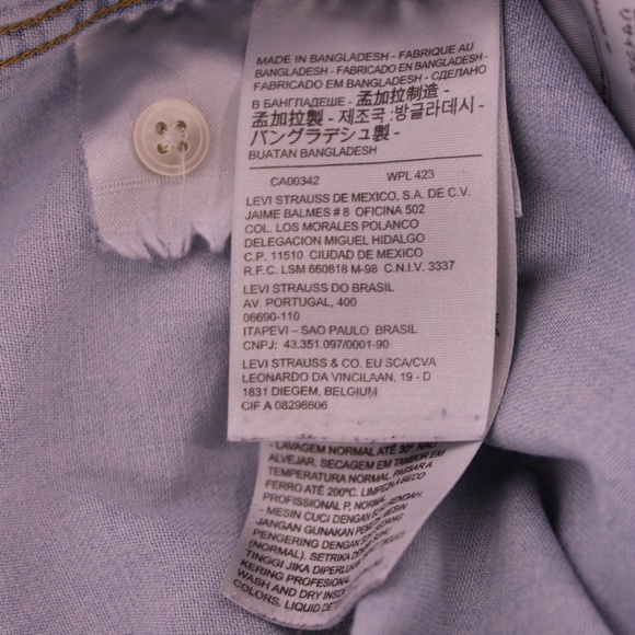 0267-Levi’s Light Wash Denim Western Snap Shirt (Men’s L/XL) - Picture 10 of 10